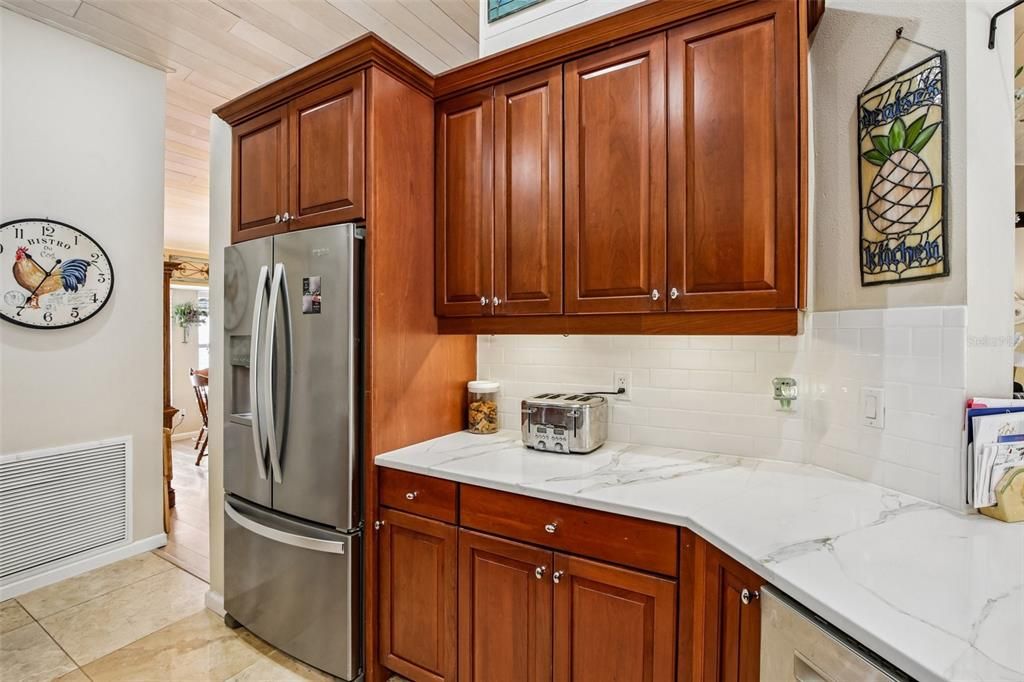 En Venta: $474,900 (3 camas, 2 baños, 2404 Pies cuadrados)