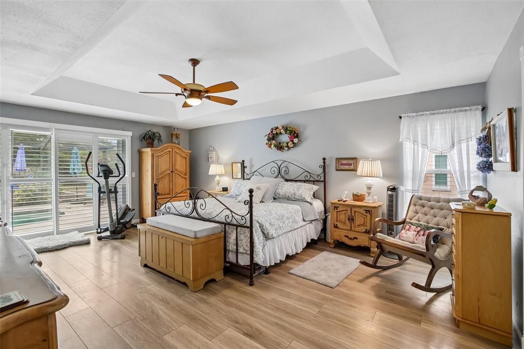 En Venta: $474,900 (3 camas, 2 baños, 2404 Pies cuadrados)