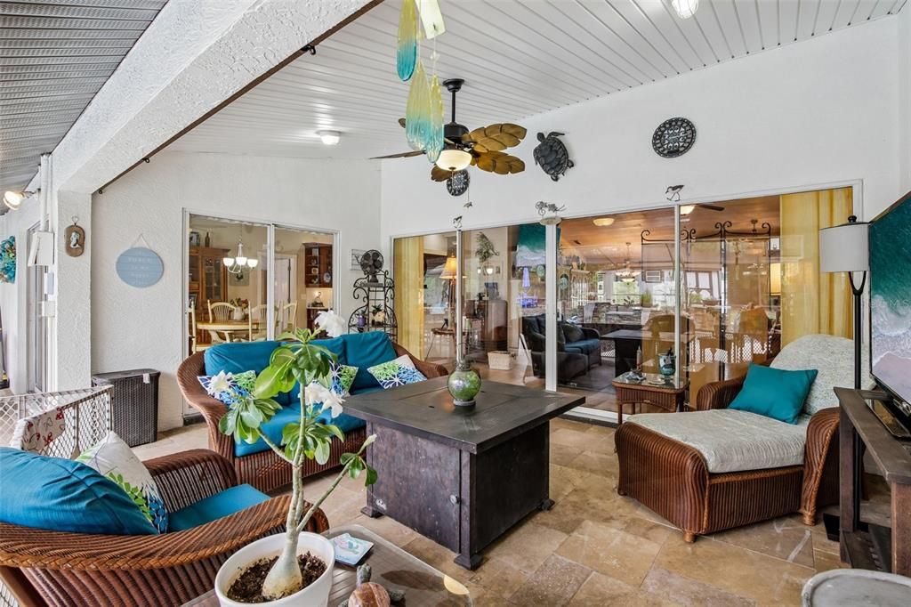 En Venta: $474,900 (3 camas, 2 baños, 2404 Pies cuadrados)