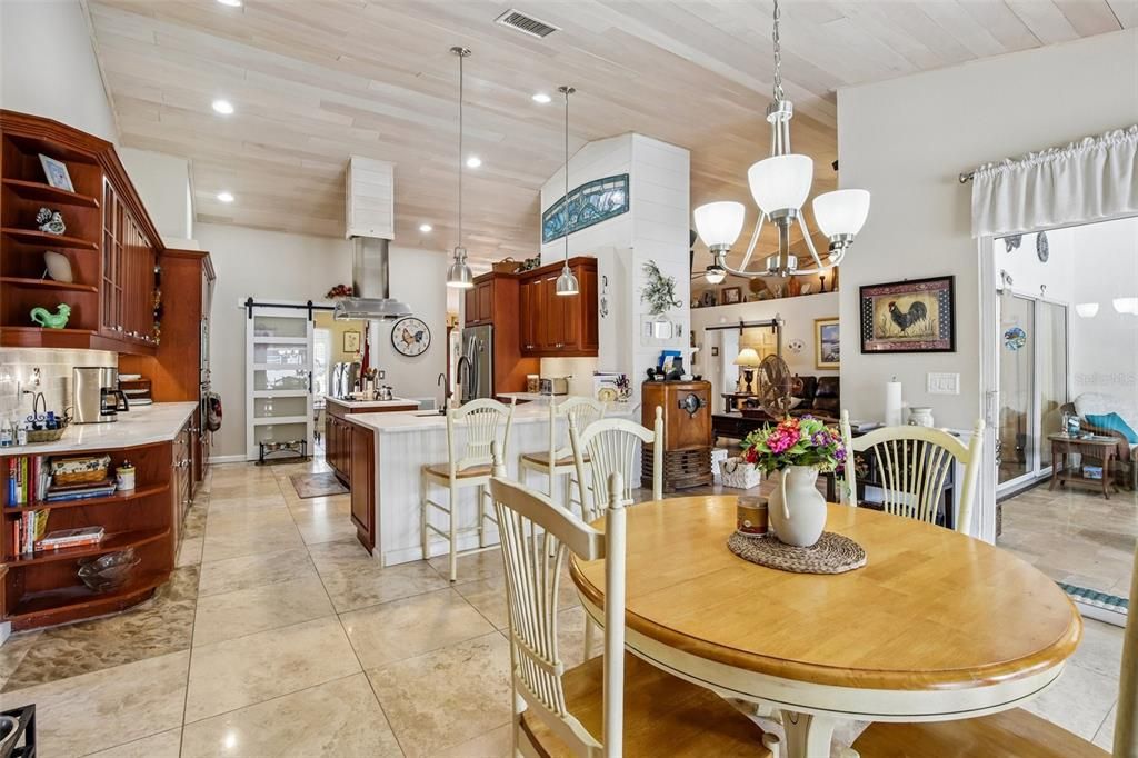 En Venta: $474,900 (3 camas, 2 baños, 2404 Pies cuadrados)