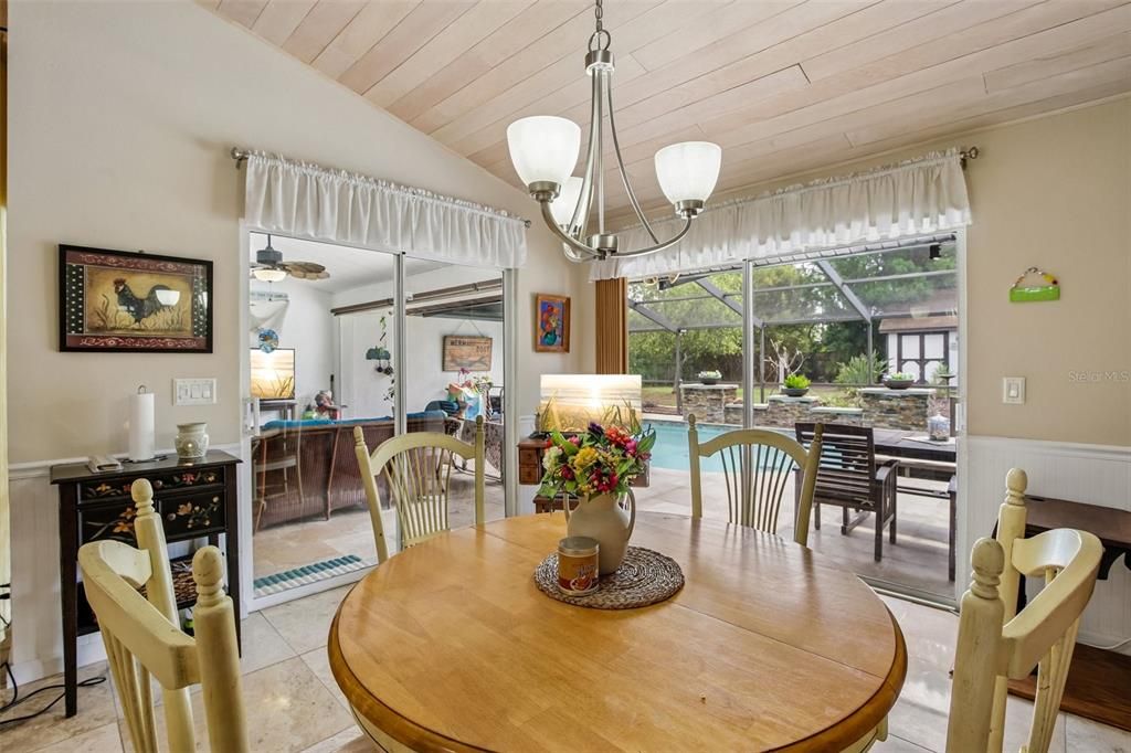 En Venta: $474,900 (3 camas, 2 baños, 2404 Pies cuadrados)