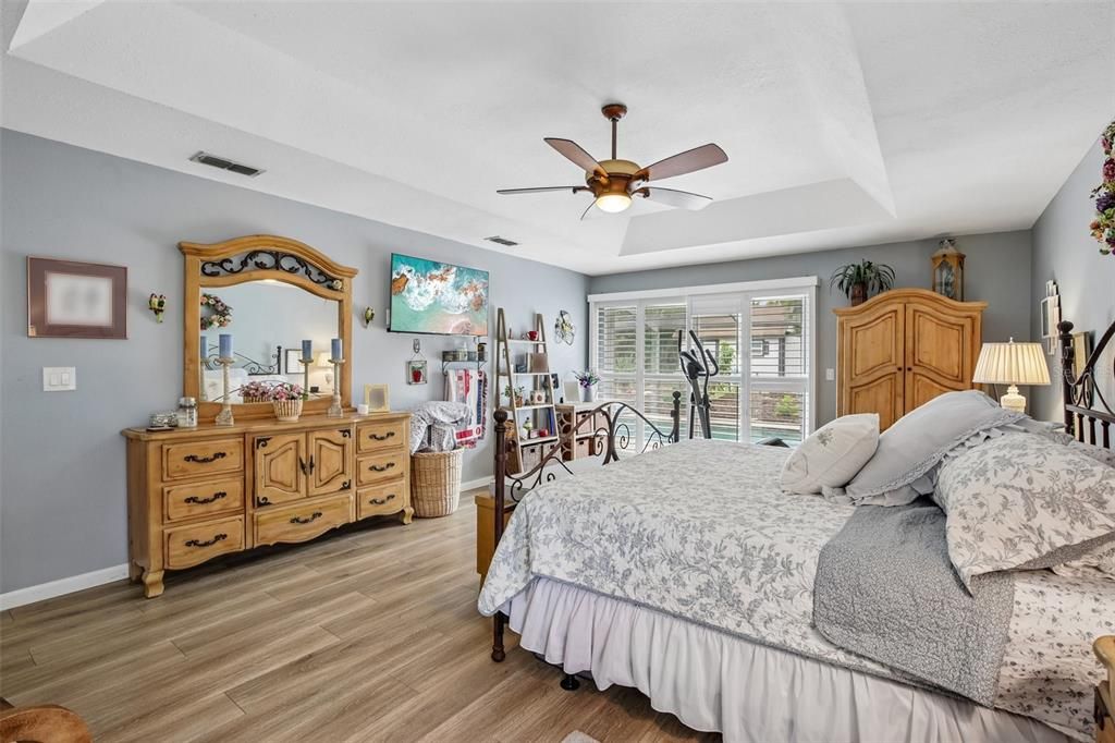 En Venta: $474,900 (3 camas, 2 baños, 2404 Pies cuadrados)