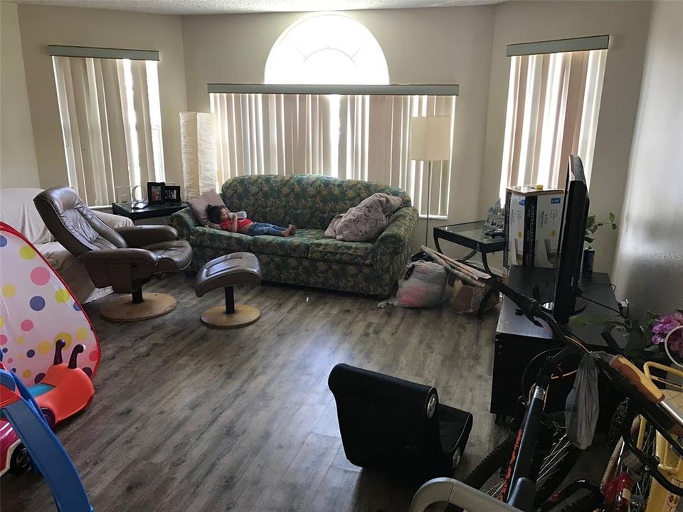 For Sale: $208,999 (3 beds, 2 baths, 1220 Square Feet)