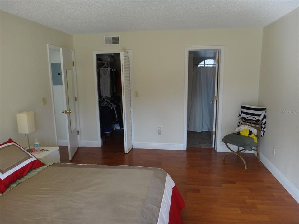 For Sale: $208,999 (3 beds, 2 baths, 1220 Square Feet)