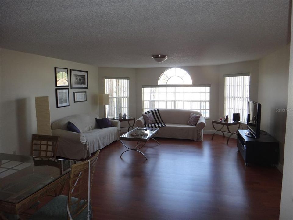 For Sale: $208,999 (3 beds, 2 baths, 1220 Square Feet)