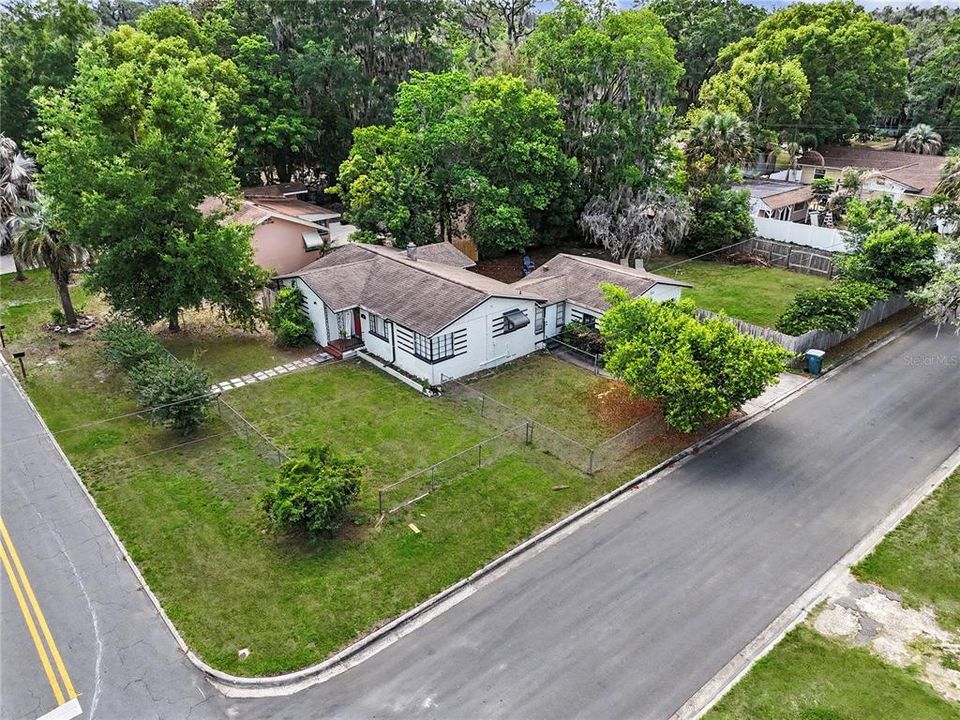 Active With Contract: $225,000 (2 beds, 1 baths, 1214 Square Feet)