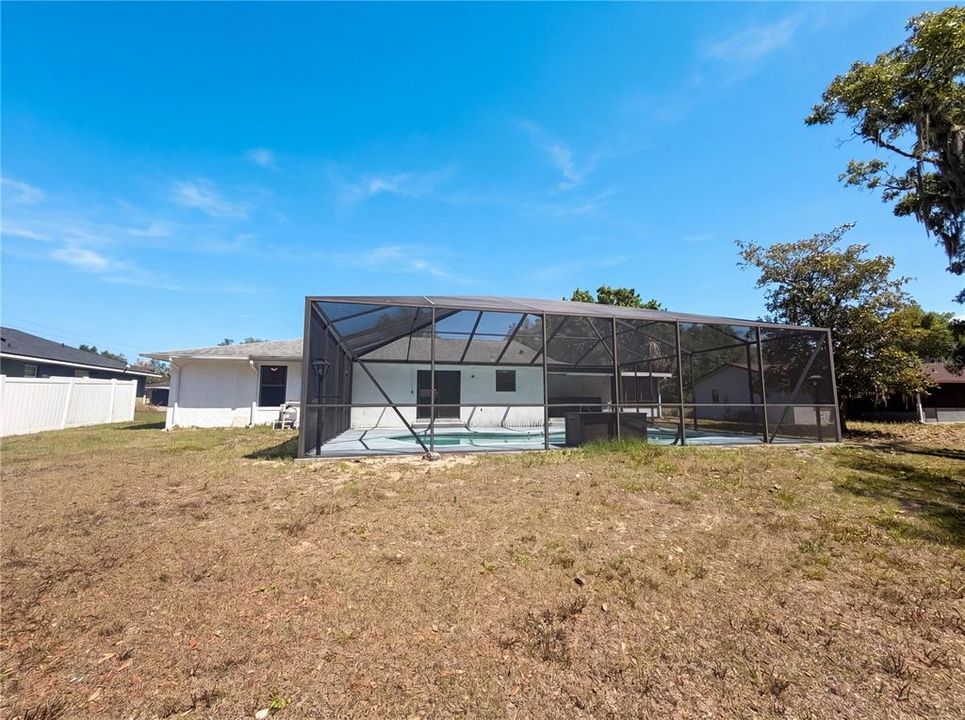 Activo con contrato: $270,000 (3 camas, 2 baños, 1576 Pies cuadrados)