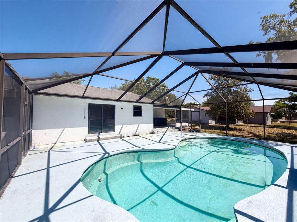 Activo con contrato: $270,000 (3 camas, 2 baños, 1576 Pies cuadrados)
