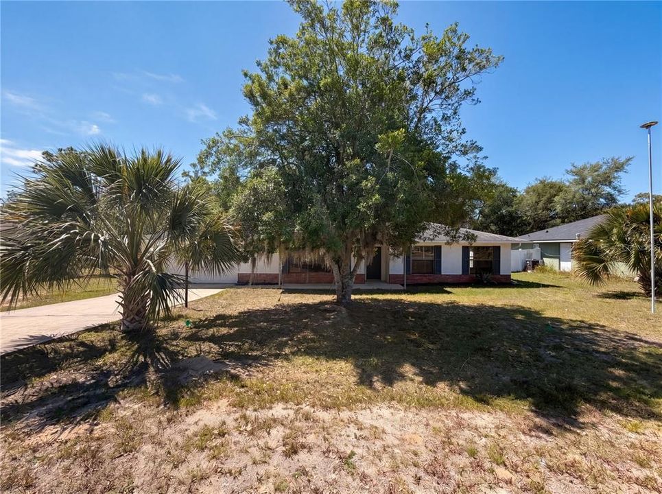 Activo con contrato: $270,000 (3 camas, 2 baños, 1576 Pies cuadrados)