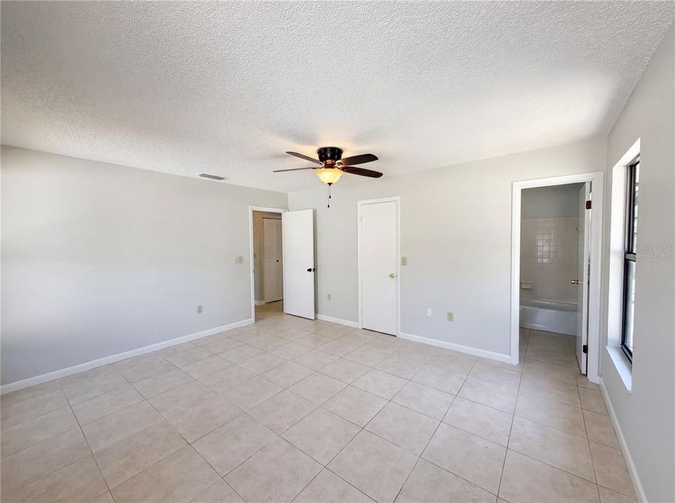 Activo con contrato: $270,000 (3 camas, 2 baños, 1576 Pies cuadrados)