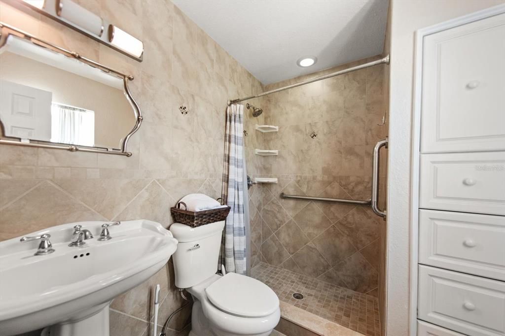 For Sale: $485,000 (3 beds, 2 baths, 1404 Square Feet)