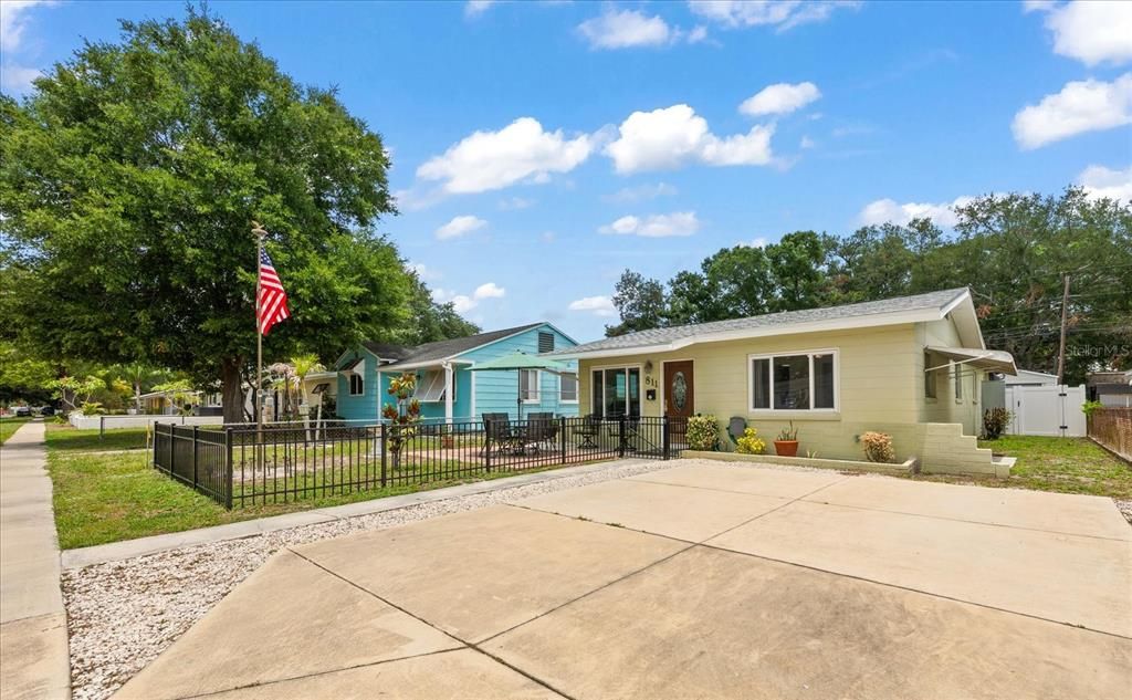 For Sale: $485,000 (3 beds, 2 baths, 1404 Square Feet)