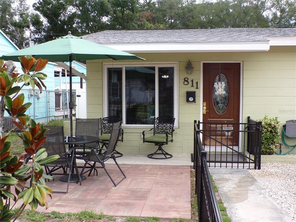 For Sale: $485,000 (3 beds, 2 baths, 1404 Square Feet)