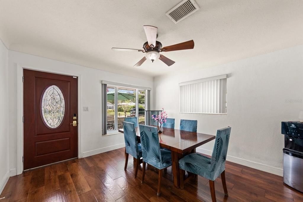For Sale: $485,000 (3 beds, 2 baths, 1404 Square Feet)