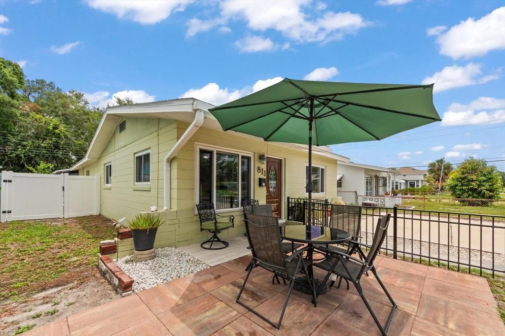 For Sale: $485,000 (3 beds, 2 baths, 1404 Square Feet)