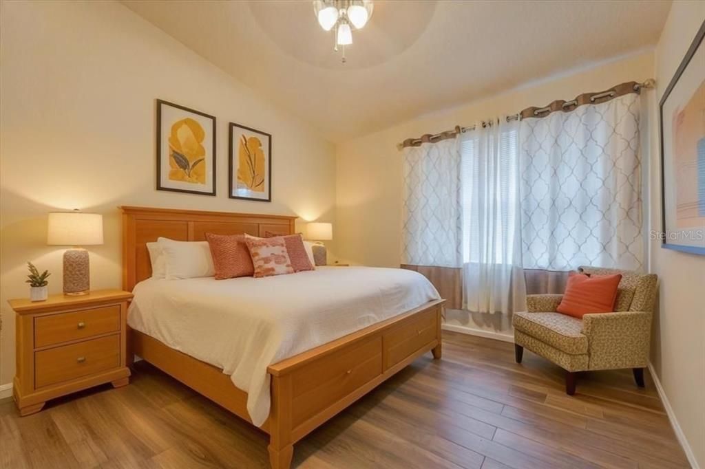 For Sale: $224,900 (2 beds, 2 baths, 1170 Square Feet)