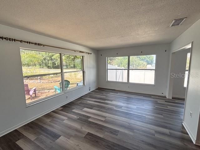 For Sale: $385,000 (3 beds, 2 baths, 2088 Square Feet)