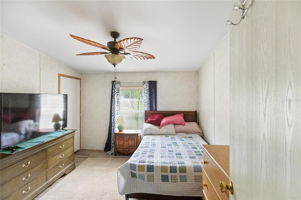 For Sale: $287,700 (3 beds, 2 baths, 1512 Square Feet)