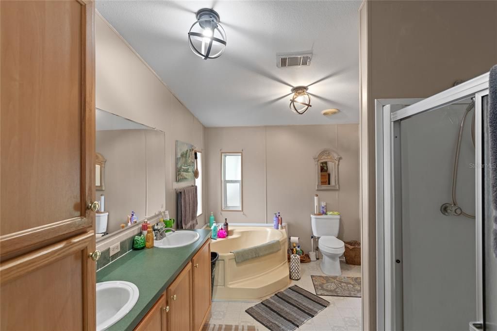 For Sale: $287,700 (3 beds, 2 baths, 1512 Square Feet)