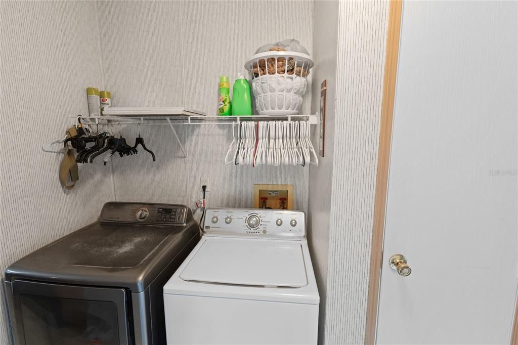 For Sale: $287,700 (3 beds, 2 baths, 1512 Square Feet)
