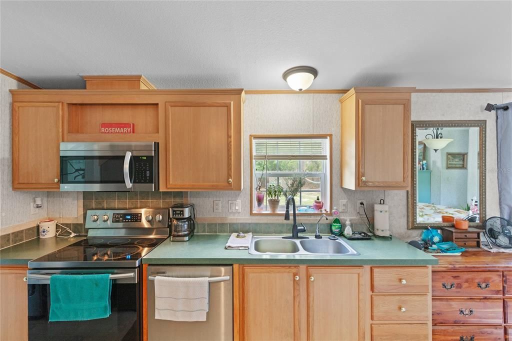 For Sale: $287,700 (3 beds, 2 baths, 1512 Square Feet)