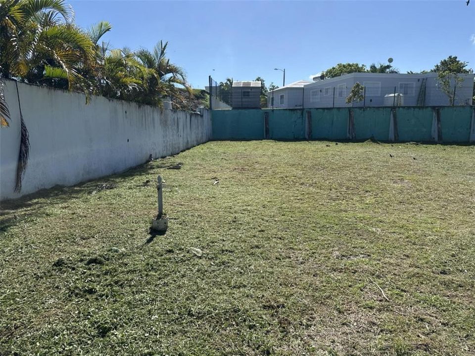 На продажу: $104,500 (0.39 acres)