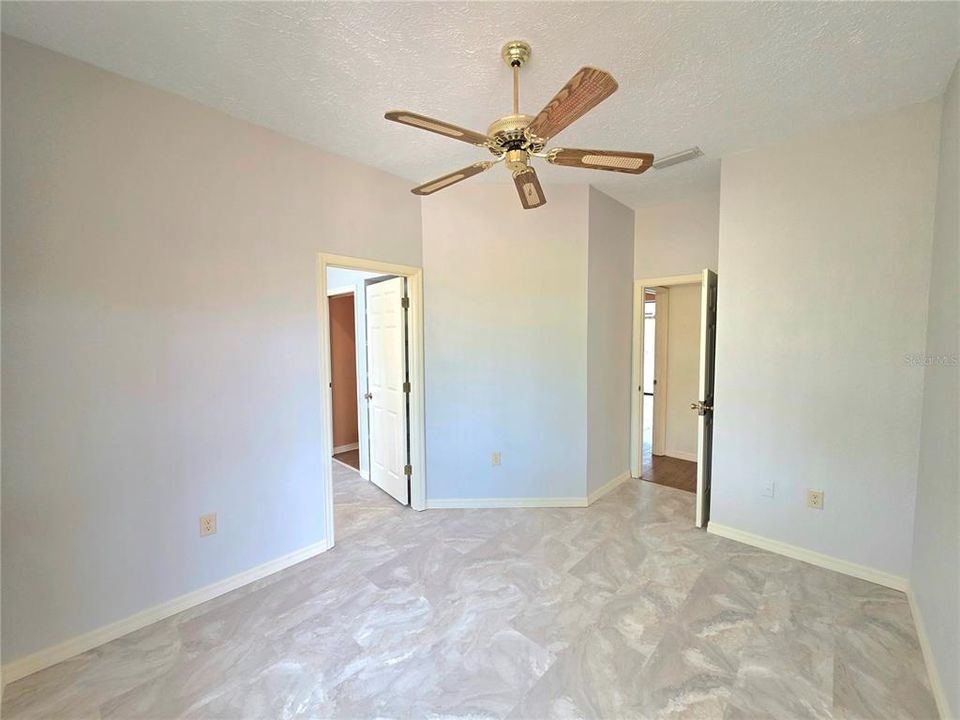 Active With Contract: $474,900 (3 beds, 2 baths, 2274 Square Feet)