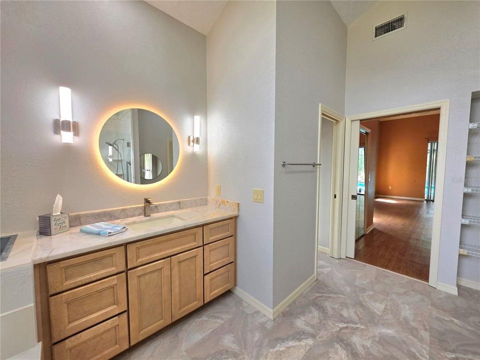 Active With Contract: $474,900 (3 beds, 2 baths, 2274 Square Feet)