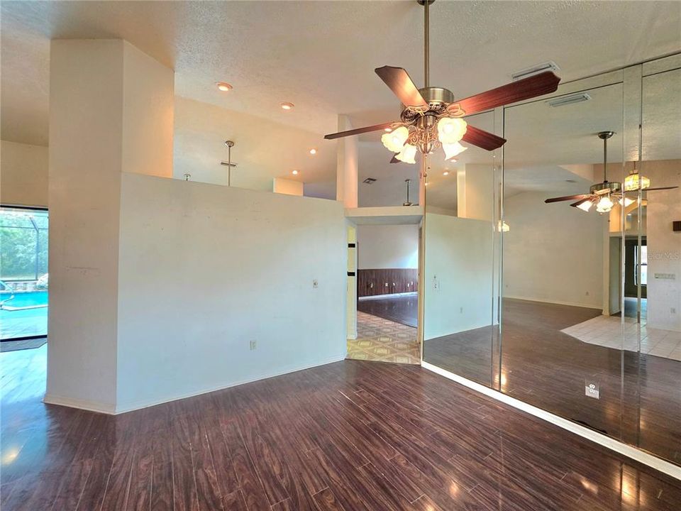 Active With Contract: $474,900 (3 beds, 2 baths, 2274 Square Feet)