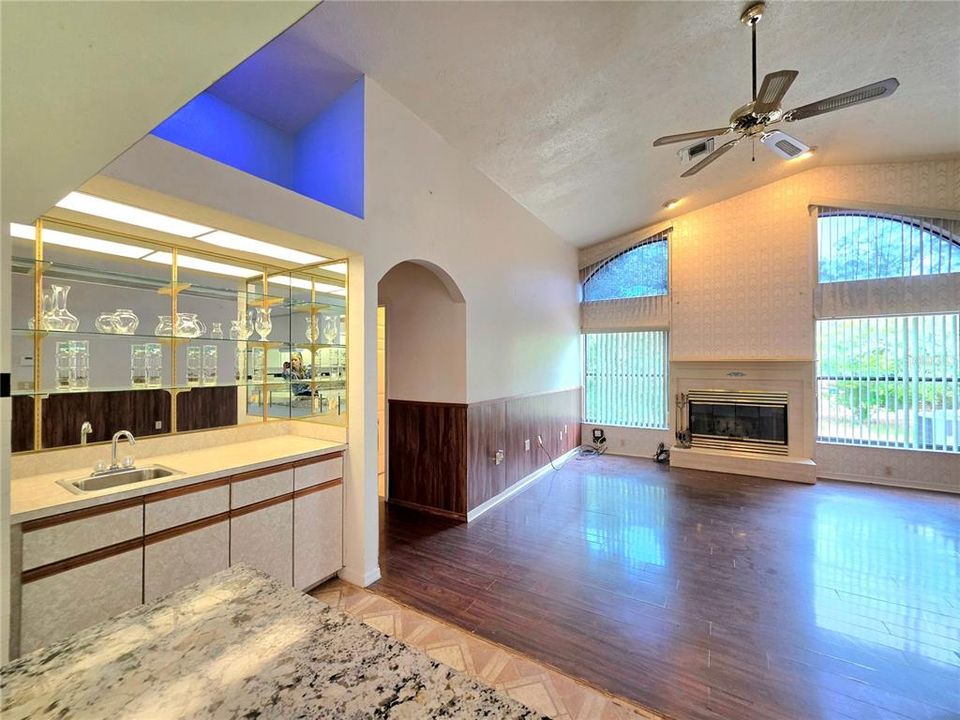 Active With Contract: $474,900 (3 beds, 2 baths, 2274 Square Feet)
