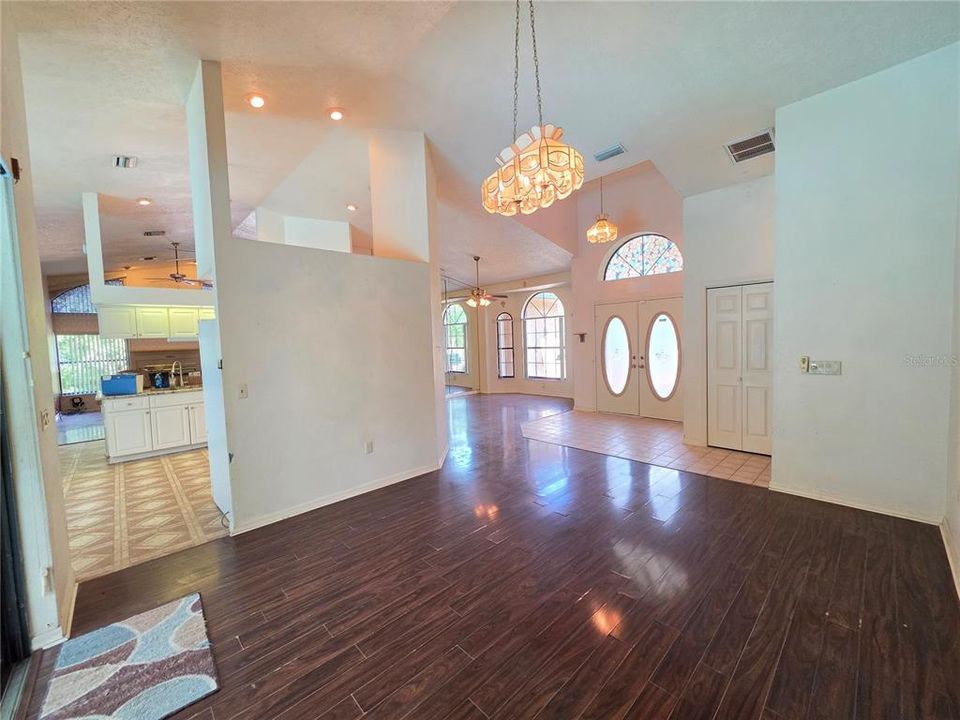 Active With Contract: $474,900 (3 beds, 2 baths, 2274 Square Feet)