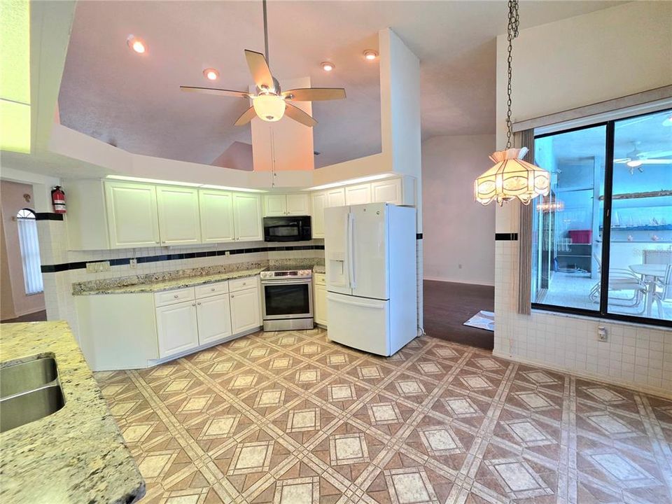 Active With Contract: $474,900 (3 beds, 2 baths, 2274 Square Feet)