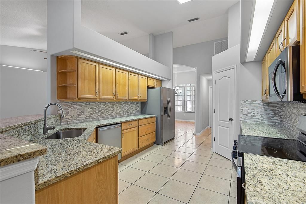 En Venta: $449,000 (3 camas, 2 baños, 2086 Pies cuadrados)