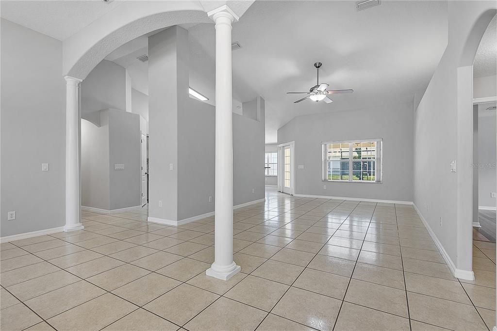 En Venta: $449,000 (3 camas, 2 baños, 2086 Pies cuadrados)