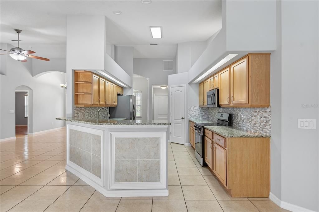 En Venta: $449,000 (3 camas, 2 baños, 2086 Pies cuadrados)