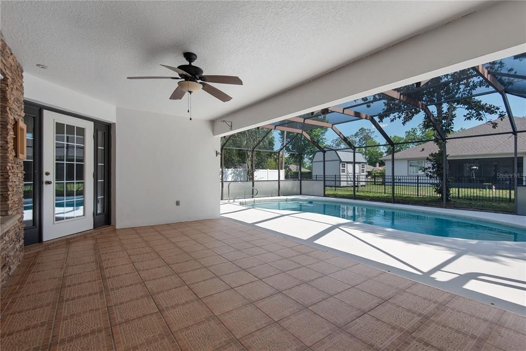 En Venta: $449,000 (3 camas, 2 baños, 2086 Pies cuadrados)