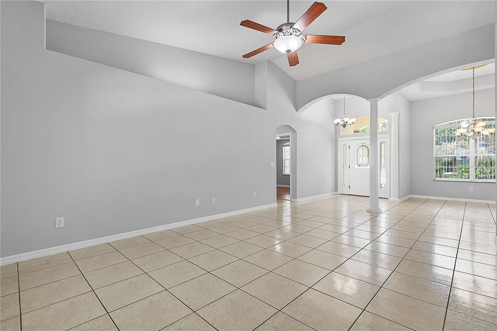 En Venta: $449,000 (3 camas, 2 baños, 2086 Pies cuadrados)