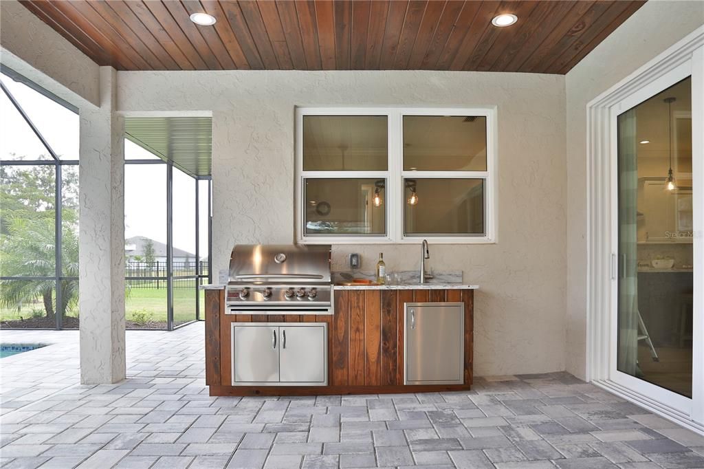En Venta: $2,451,488 (4 camas, 3 baños, 2587 Pies cuadrados)