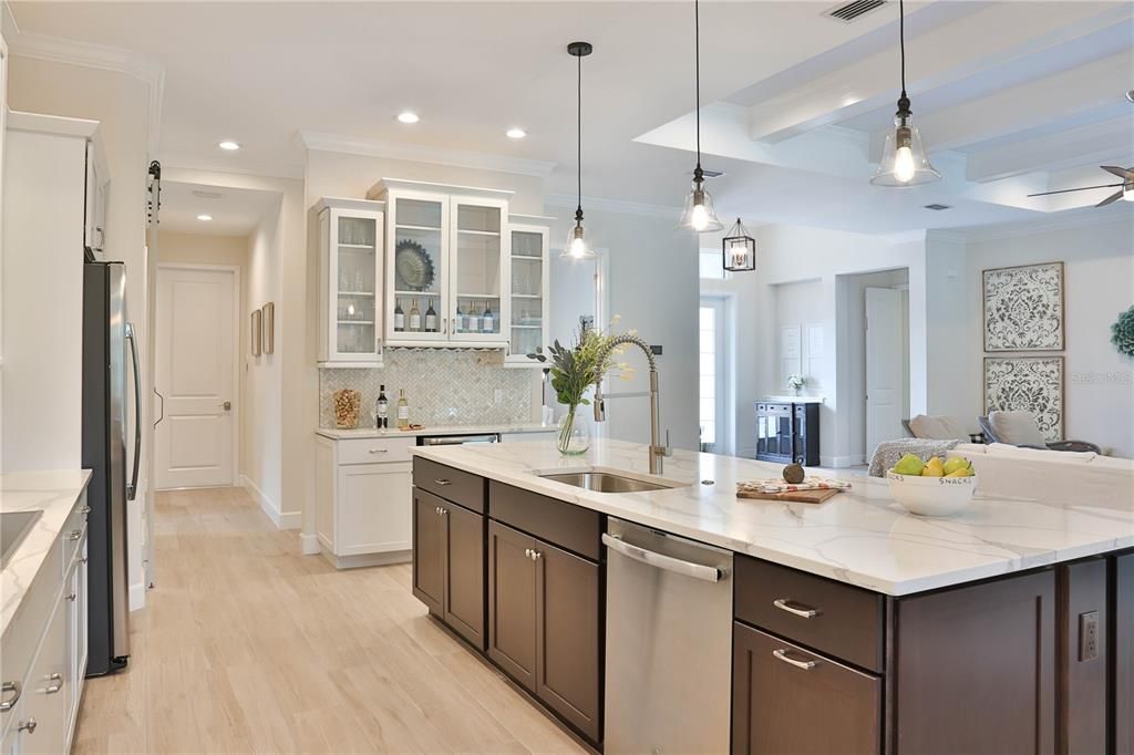 En Venta: $2,451,488 (4 camas, 3 baños, 2587 Pies cuadrados)
