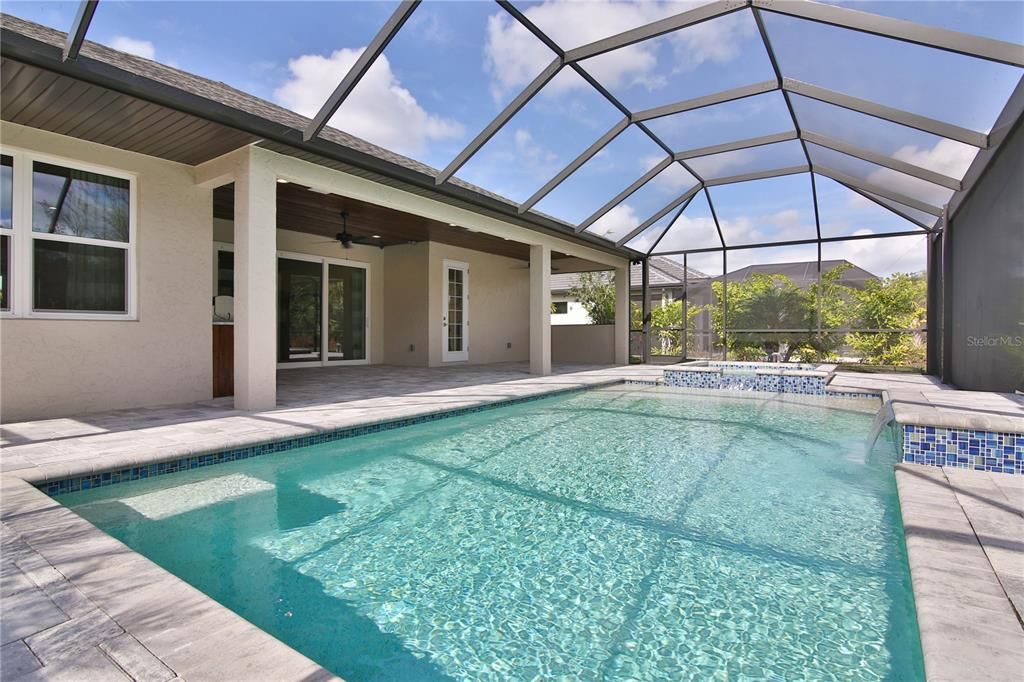 En Venta: $2,451,488 (4 camas, 3 baños, 2587 Pies cuadrados)