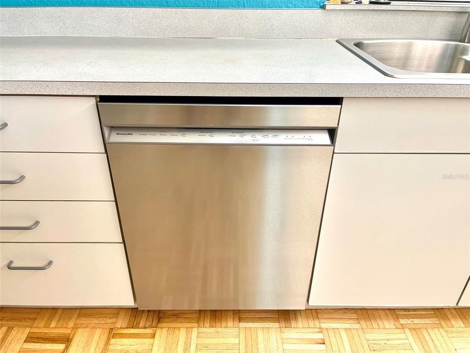 На продажу: $449,000 (3 спален, 2 ванн, 2049 Квадратных фут)