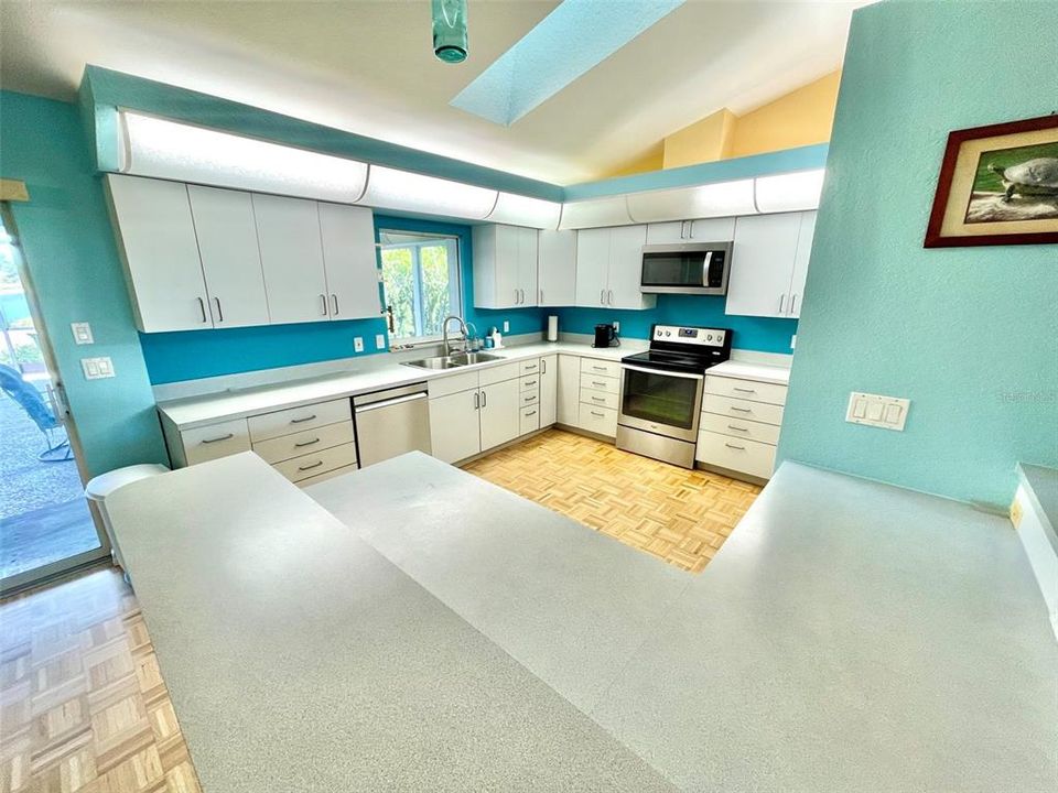 На продажу: $449,000 (3 спален, 2 ванн, 2049 Квадратных фут)