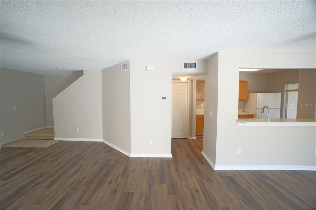 Active With Contract: $1,675 (3 beds, 2 baths, 1408 Square Feet)