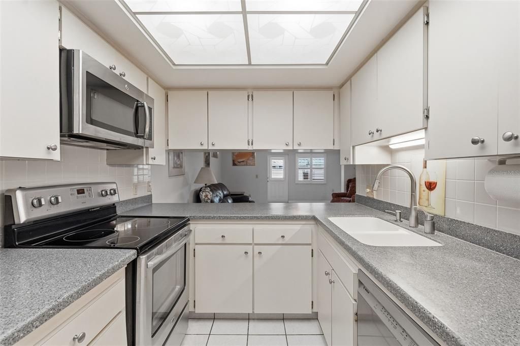 En Venta: $179,000 (2 camas, 2 baños, 1035 Pies cuadrados)