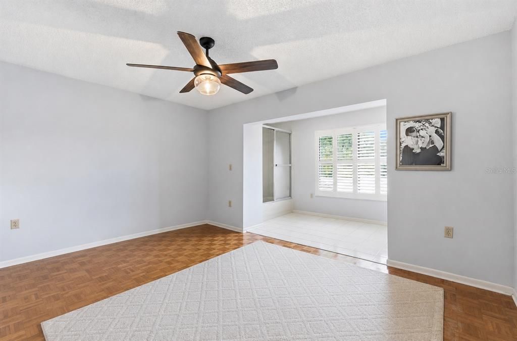 En Venta: $179,000 (2 camas, 2 baños, 1035 Pies cuadrados)
