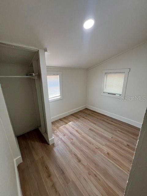 Activo con contrato: $1,800 (3 camas, 1 baños, 957 Pies cuadrados)
