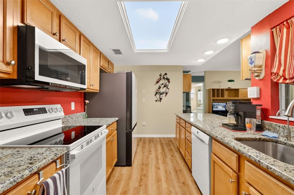 Activo con contrato: $298,000 (3 camas, 2 baños, 1415 Pies cuadrados)