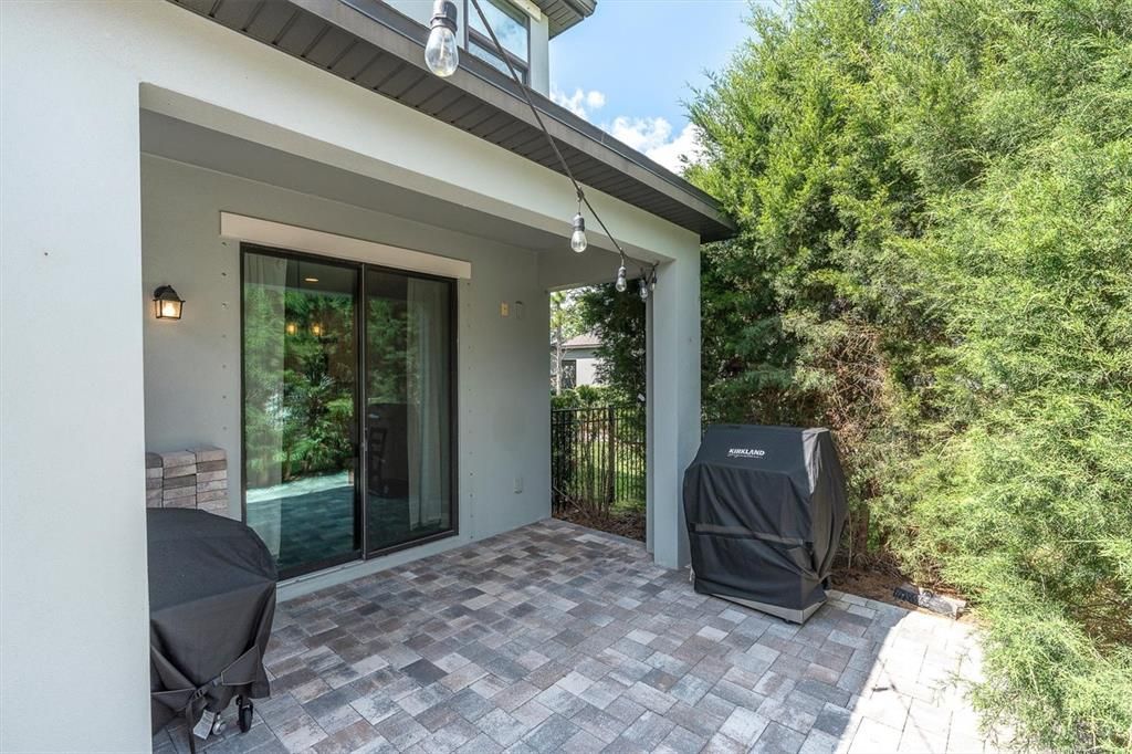 Activo con contrato: $659,000 (4 camas, 2 baños, 2606 Pies cuadrados)