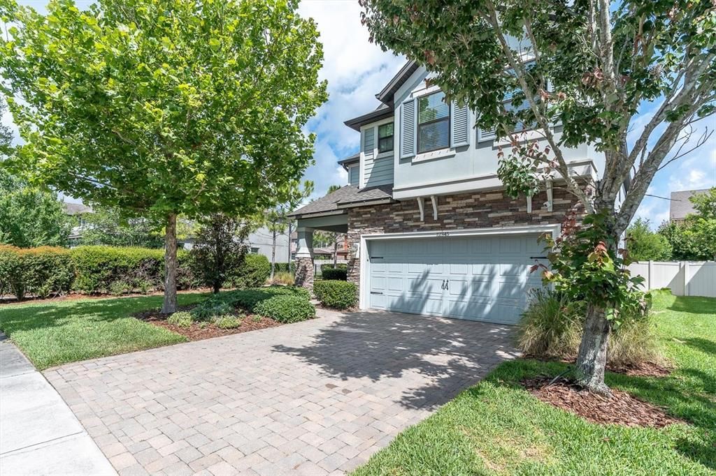 Activo con contrato: $659,000 (4 camas, 2 baños, 2606 Pies cuadrados)