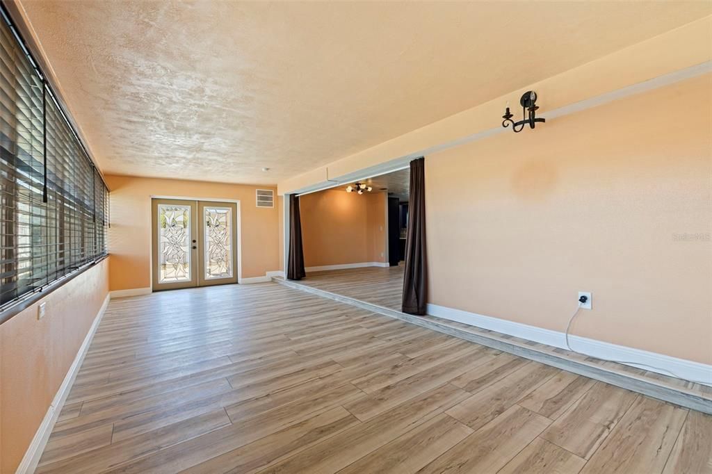 En Venta: $650,000 (2 camas, 2 baños, 1519 Pies cuadrados)